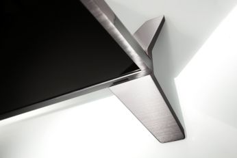 Создайте эффект невесомости благодаря подставке с угловыми ножками